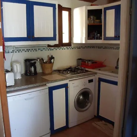 Beau De Type F3 Avec Jardin Fleuri A 5 Min De La