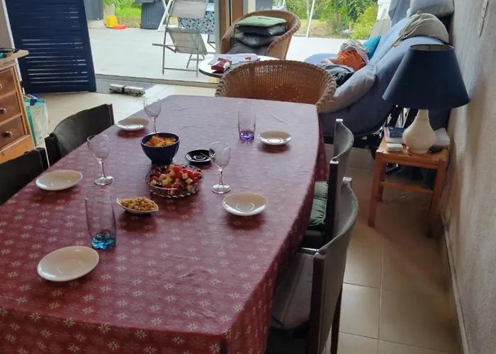 Beau De Type F3 Avec Jardin Fleuri A 5 Min De La Prázdninový dům *