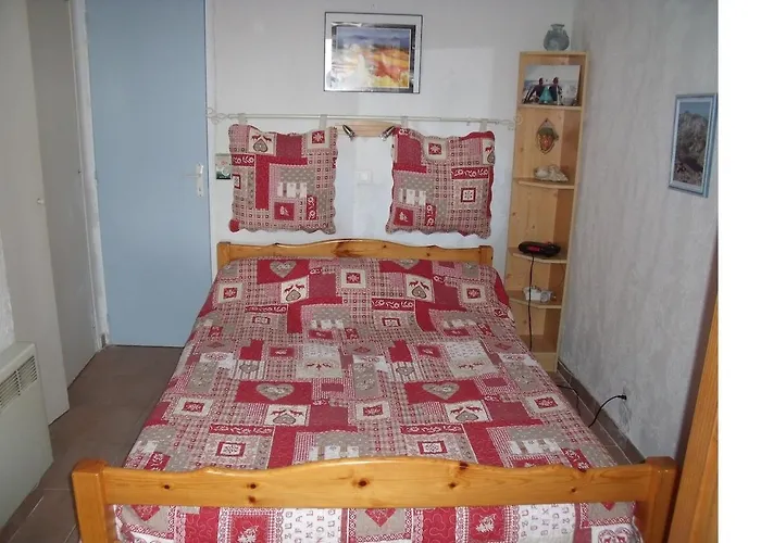 Beau De Type F3 Avec Jardin Fleuri A 5 Min De La